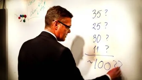 Summerar. Peter Molin har nu räknat färdigt på skolbudgeten och övergår till jobbet som länsråd.Arkivfoto: Henrik Radhe