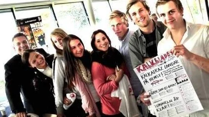 <7GT_Bildrubrik>Vinnare.</7GT_Bildrubrik> Företagarna Erik Unnerfeldt och Ellinor Dahl, samt eleverna Sofie Lundberg, Emma Annas, Sahra Karlsson, Andreas Lövdahl, Samuel Nilsson och Paul Larsson utgjorde det vinnande laget i gårdagens kickoff för UF-läsåret.