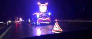 Bil i viltolycka på motorvägen