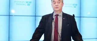 Så hanterar ministern stormen