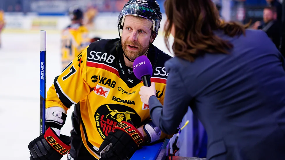 Leo Komarov sitter på ett utgående kontrakt, men har ingen panik att hitta något nytt. "Får sitta ned med familjen och titta på möjligheter".