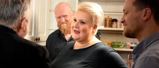 Svante bjuder sina gäster till bords