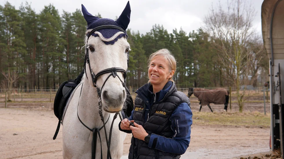 Jenny Nordenberg beskrivs av föräldrar och klubbkompisar som en riktig eldsjäl. Sedan 2019 har hon agerat lagledare för Mantorpsryttarnas ponnylag i hoppning. 