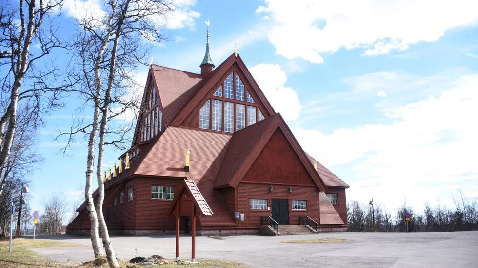 Tommy Eriksson menar att en sekulariserad och kristusfientlig skolförordning och lärolan inte hör hemma i kyrkans lokaler.