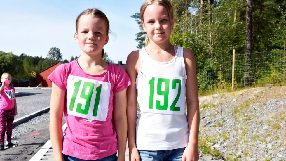 Emilia och Ellen Larsson.