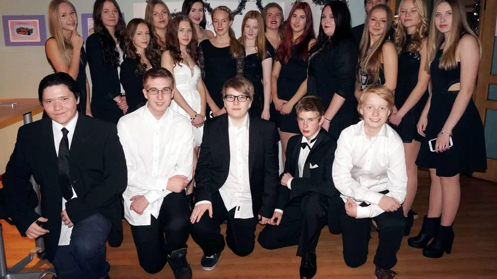GALAKVÄLLEN. Arrangerades av årskurs nio på Malmens Friskola. Alva Köhler, Julia Johansson, Emelie Sjöström, Julia Vilén, Matilda Wikström, Telma Mayer, Emy Lantto, Matilda Strömberg, Linnea Holmgren, Jonna Isaksson, Alva Martinsson, Maja Uven, Elias Vikström, Maja Ömalm,
Jaqueline Vikström, Jonathan Blombacke, Viktor Anderson, Felix Strömberg, Anton Murto, Herman NIva.
