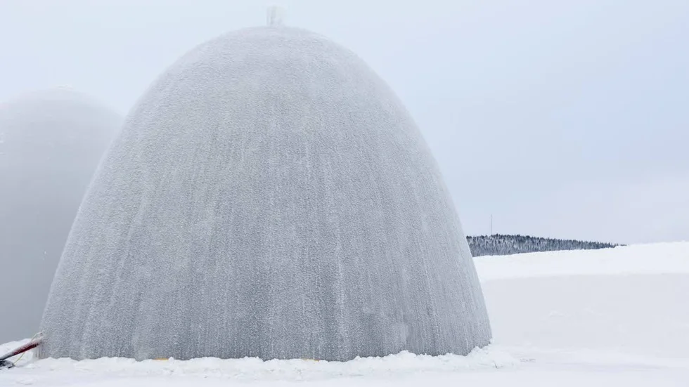 ISKUPOLER. Iskupolerna är nya för i år. I en av dem kommer Icehotel att finnas och i den andra Aurora hall.