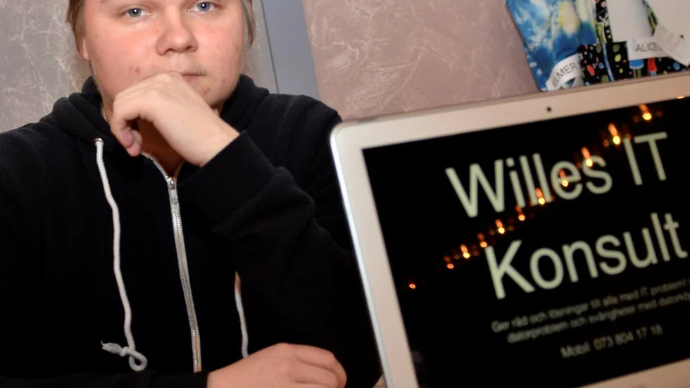 DATAHJÄLP. William Antti erbjuder hjälp med datorer och hittills har han inte fått ett problem som varit övermäktigt.