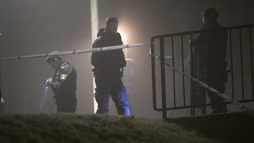 Polisen har hittat tomhylsor på marken.