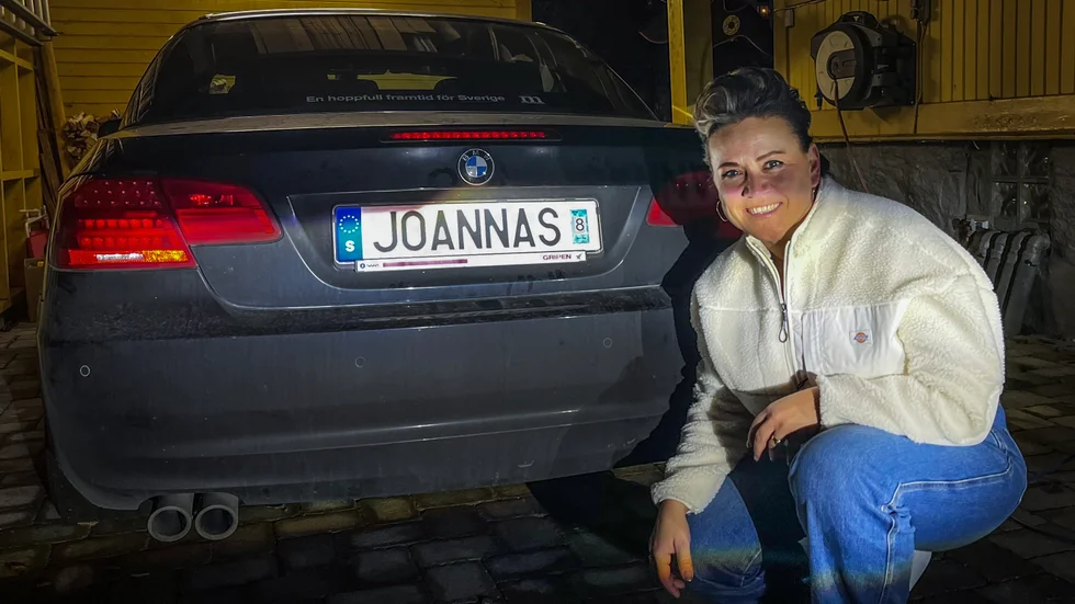 Joanna Sjölander i Norrköping är en av dem som förlängde sin personliga registreringsskylt under 2022.
