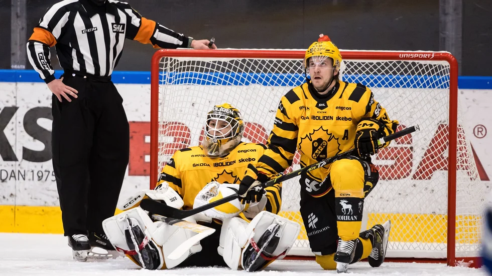 ”Vi kämpar och slliter, men vi sliter inte riktigt tillsammans”, säger Jonathan Pudas, som i ett läge fick agera målvakt bakom Söderström.
