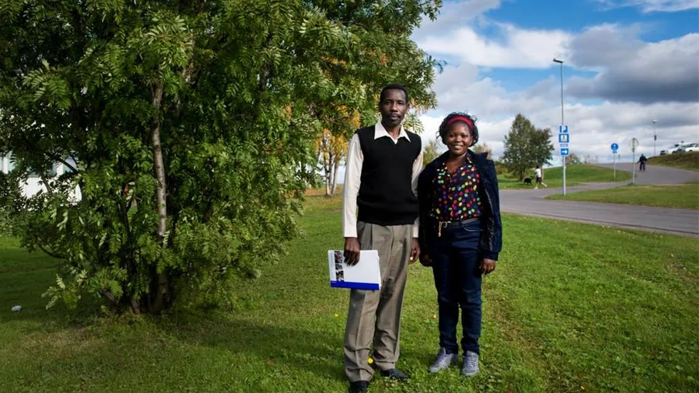 Gerry Nyongesa, lärare från Kenya och Ruth Nakatudde, stadsplanerare från Uganda, besöker Kiruna under några dagar för att lära sig mer om bland annat stadsplanering och minoritetsfrågor.