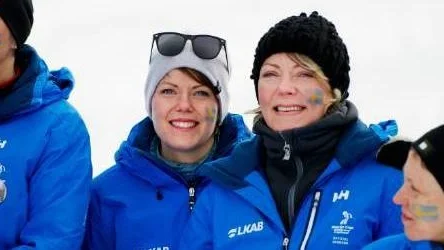 Charlotte Kallas syster Cecilia och mamma Lena är på plats i Italien och de skrek sig hesa för att heja fram Tärendös stolthet i sprinten.