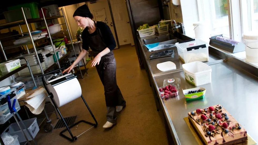 Emma Hansson har byggt upp sitt bageri Malmberget under två och ett halvt års tid.
- Hyrorna är billigare här än i Gällivare.
