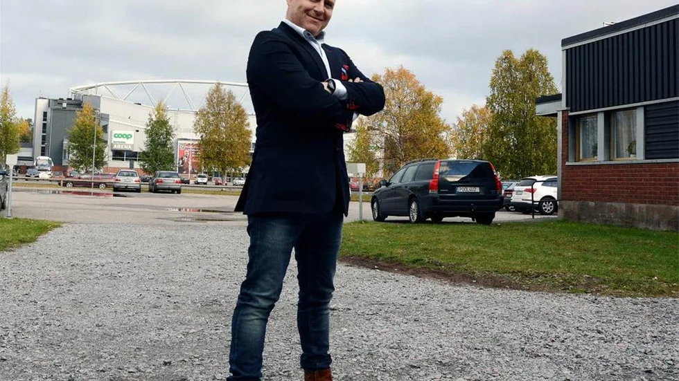 Dermot Clemenger gillar Luleå. Nu har han beslutat sig för att slå upp en dansskola i staden. Han går nu igenom olika alternativa lokaler.