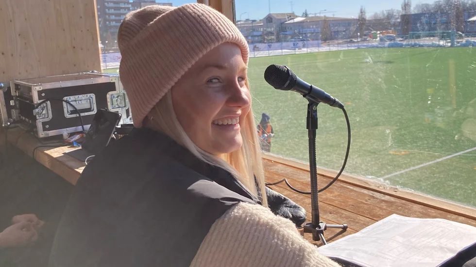 Elin Åkerman agerade speaker i Gusks match mot Alingsås under lördagen.