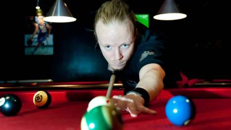 33-åringen är i stöten igen. Björn Rautio från Luleå var en av Sveriges högst rankade biljardspelare 2001. Sedan dess har han inte tävlat så mycket. Men i helgen är det SM i Göteborg i spelformen 14-1, och då är Luleåspelaren redo för den stora tävlingsscenen.