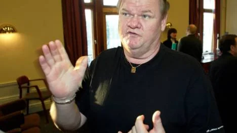 Jan Palmqvist och Stefan Andersson brottas med ett stor underskott i socialnämnden.