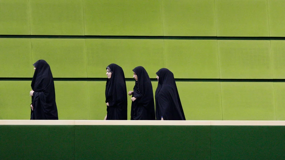 En grupp kvinnliga studenter i Teheran. Arkivbild.