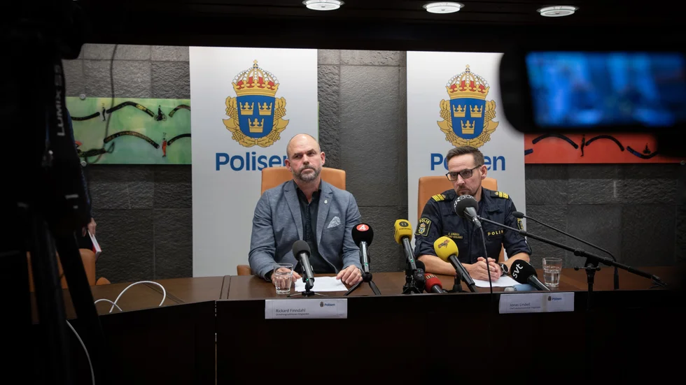 Rickard Finndahl, chef för grova brott i polisområde Jönköping, och Jonas Lindell, chef för polisområde Höglandet deltog under pressträffen på onsdagskvällen.
