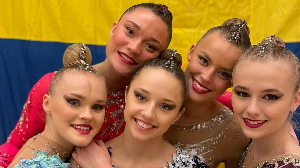 Emma Göransson, Maja Isaksson, Elina Sheremey, Alva Svennbeck och Agnes Hagberg tog tillsammans hem guld i lag-SM.