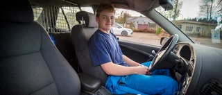 Eskil, 15, skolpendlar med A-traktor – välkomnar skärpta regler: "Jag tycker att förslagen är bra"