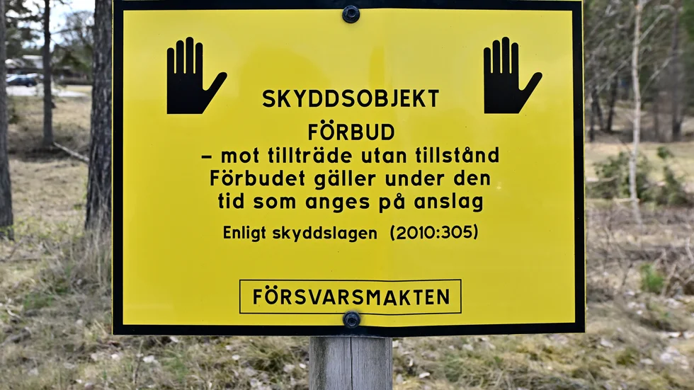 Skylten, som de tre dömda männen inte såg, såg ut så här. 