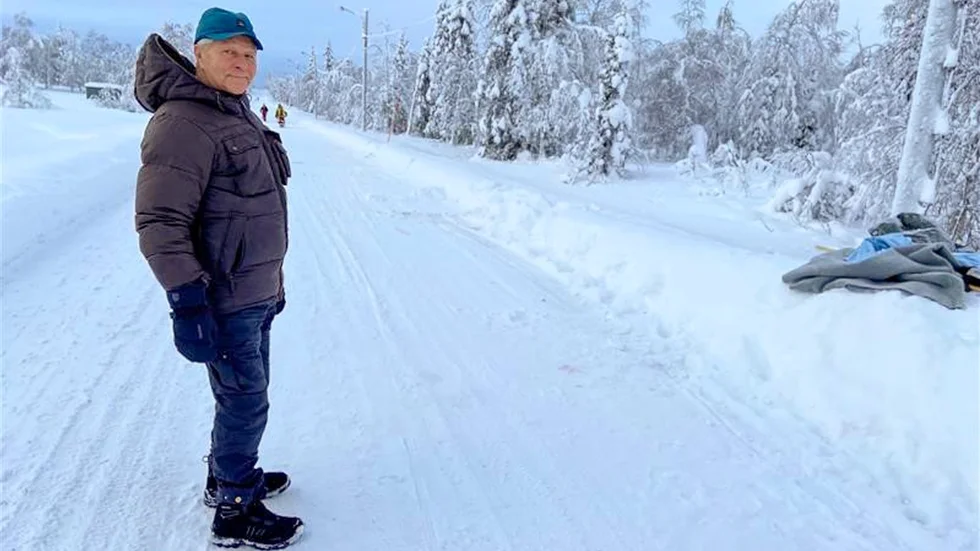 73-årige Ulf Henricson var en av flera bybor som hittade mannen i en bil i centrala Lainio.