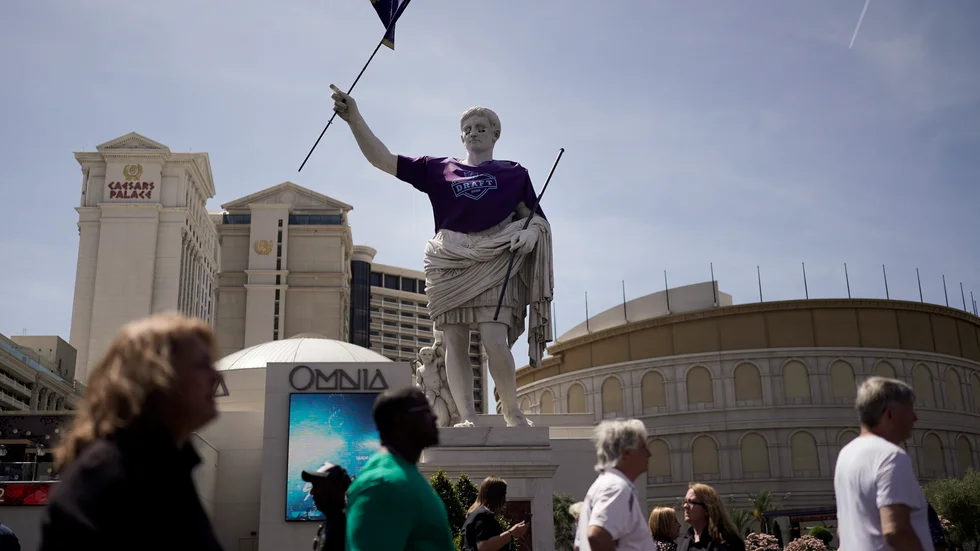 Julius Caesar, här som tröjutstyrd staty utanför Caesars Palace i Las Vegas, Nevada.