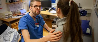 Läkaren ger sig ut på ovanlig skolturné