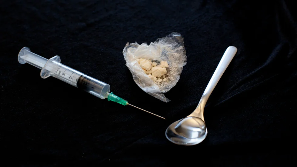 Hälften av dem med ett skadligt bruk av droger lider av så kallad samsjuklighet, och har alltså minst ytterligare ett psykiatriskt tillstånd, skriver ledarskribenten.

