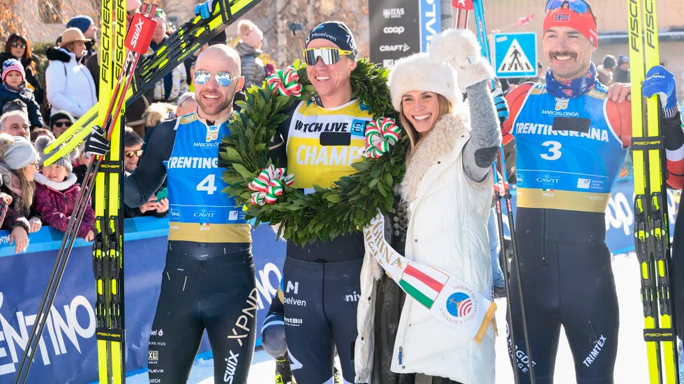 Emil Persson, mitten, är historisk.