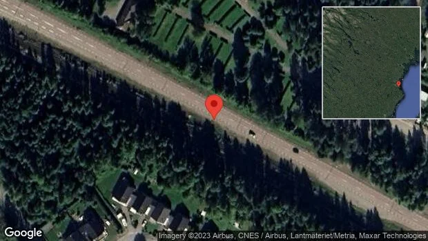 Stopp på väg 372 på grund av singelolycka med en lastbil