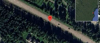 Stopp på väg 372 på grund av singelolycka med en lastbil