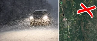 I DAG: Bil flög över mitträcket på E4 – en person till sjukhus • Räddningstjänstens varning för halka och snörök: ”Väldigt dåligt väglag”
