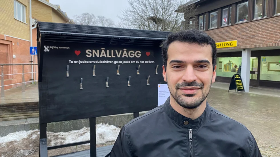 Ernesto Al-Shaeli har uppmärksammat kommunens snällvägg. "För mig är snäll att man älskar andra som man älskar sig själv. Jag har en god vän som heter Jim. Han hjälpte mig när jag kom till Sverige. Han gav mig en vinterjacka. Det var min första jacka som jag hade i Sverige. Det kändes väldigt bra. Jag kommer aldrig att glömma det och det finns alltid i mina tankar. Han är fortfarande en av mina bästa vänner."