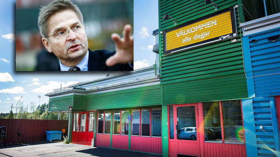 STÅR TOM. Porsöhallen är stängd och har inga hyresgäster. ”Varför ska Porsön vara det enda bostadsområde i Luleå utan idrottshall?” Den frågan ställer Staffan Sarbäck, universitetsdirektör vid Luleå tekniska universitet. ?Foto: Elisabeth Hedman