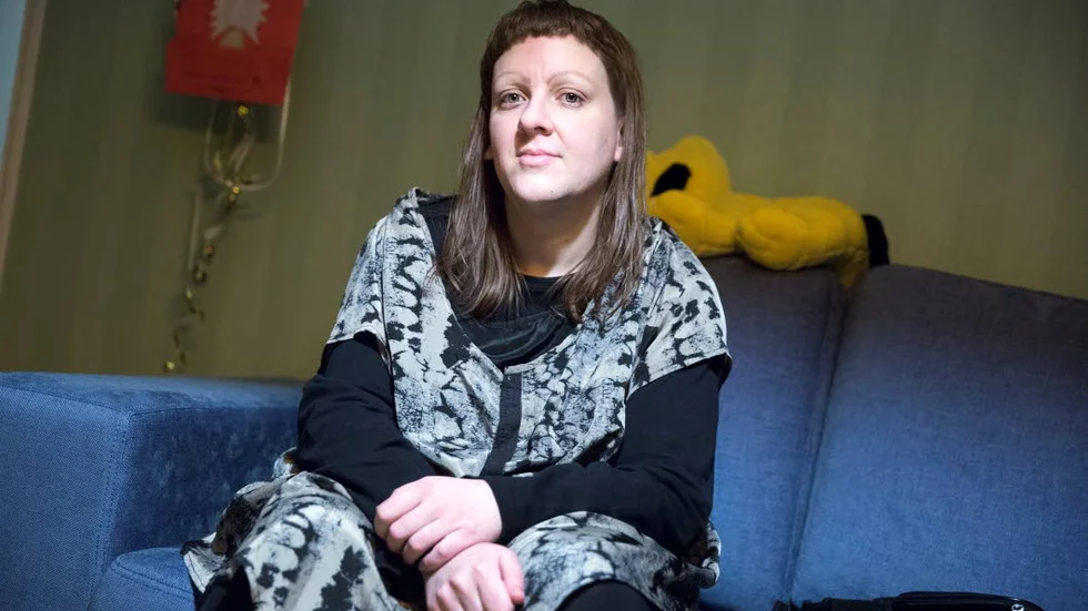Bara telefon. Helena Fredriksson fick aldrig träffa läkarna som hela tiden skrev ut psykofarmaka till henne, besluten togs bara efter telefonsamtal.