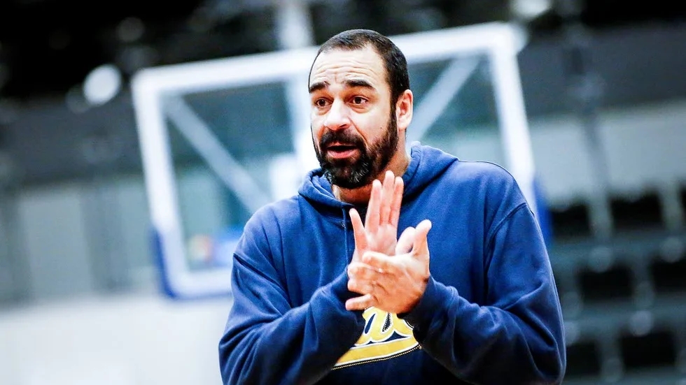 Nya turer. Skandalen kring Luleå Baskets tränare Jens Tillman går vidare. Nu har klubben svarat på hans stämningsansökan.