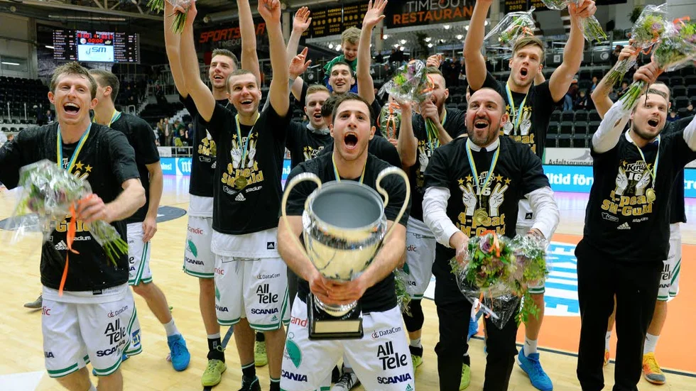 Mästaren. Södertälje Kings vann SM-guld i våras för fjärde året i rad.