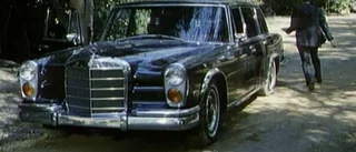 Nu säljer Leif-Ivan sin Falcon Crest-bil