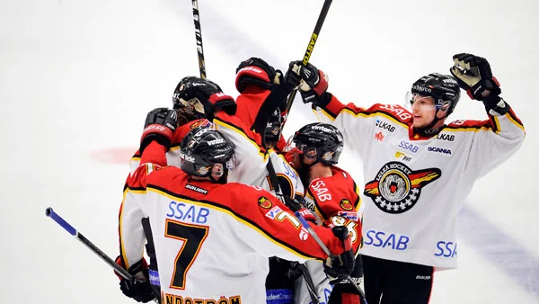 Luleå jublar för 1-0-målet.