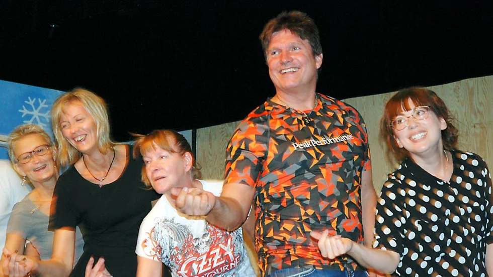 KUL. De har roligt tillsammans Helen Pettersson, Catarina Viklund, Lena Eriksson, Anders Viklund och Anna Persson.