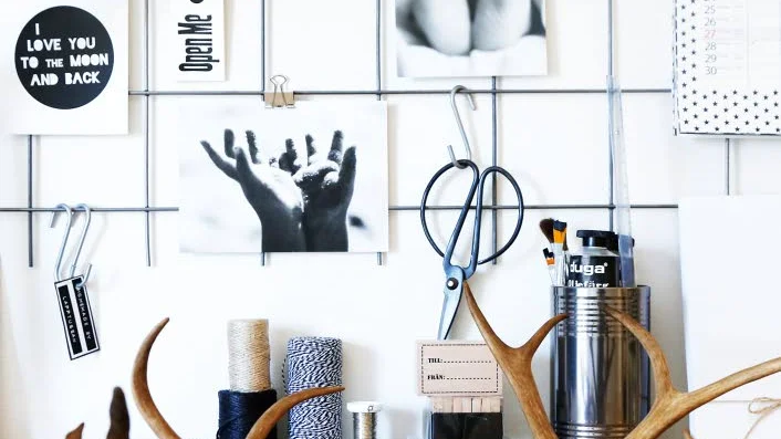 I våras hittade Emma Sundström en ny hobby: hon gör inredningsdetaljer av renhorn.