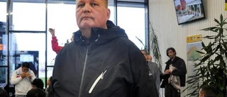 Flyktingar ska registreras i grannlandet
