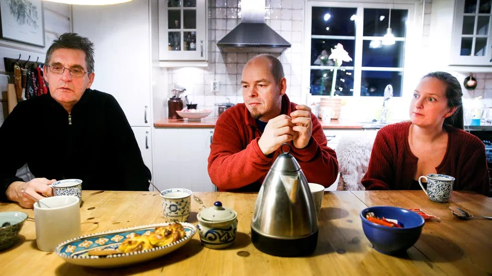 KRITISKA. Lars Lindqvist, Tor-Henrik Buoljo och Magdalena Mannberg i Årrenjarka fjällby har även tidigare varit kritiska mot militära aktiviteter i turistområdet.