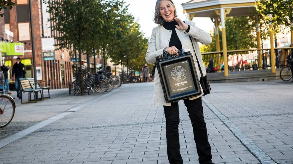 SUCCÉ. Petra Wadström gläds stort över att hennes uppfinning Solvatten har gjort sådan succé bland Afrikas kvinnor. ”Den har gett kvinnorna en ny värdighet”, säger hon.