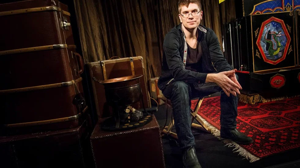 ”Jag vill ha många bidrag. Man kan skriva hur man vill. Kort eller långt. Det viktiga är att det har förändrat livet, säger Rasmus Lindberg.
