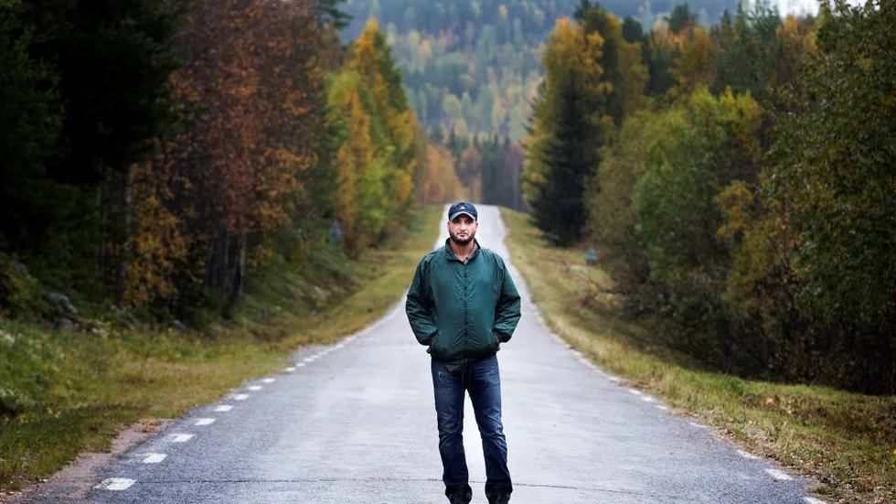 ÖDSLIGT. Tammam Rahme tycker att det är vackert i Gunnarsbyn och att människorna är snälla, men han  önskar att det inte skulle vara fullt så ödsligt och folktomt som det är i byn.