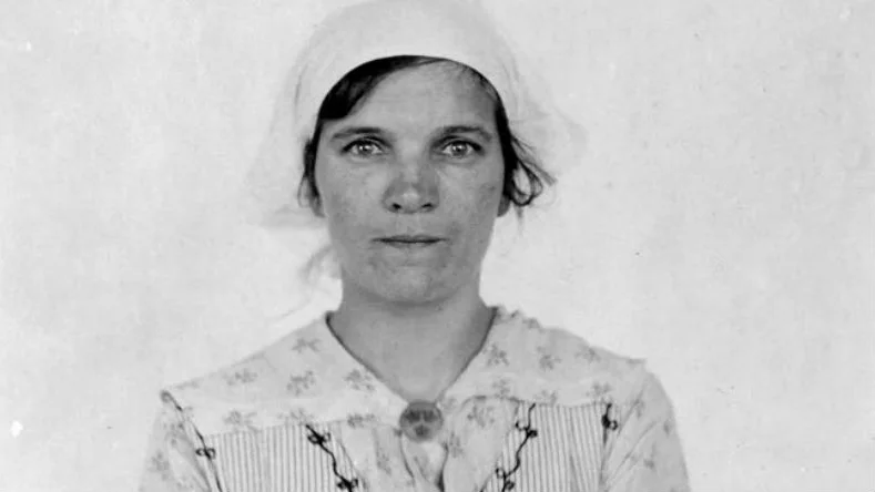 kärleken. Rasbiologen Herman Lundborgs älskarinna, sameflickan Maja Isaksson från Övre Soppero. Hon blev också hans fru.